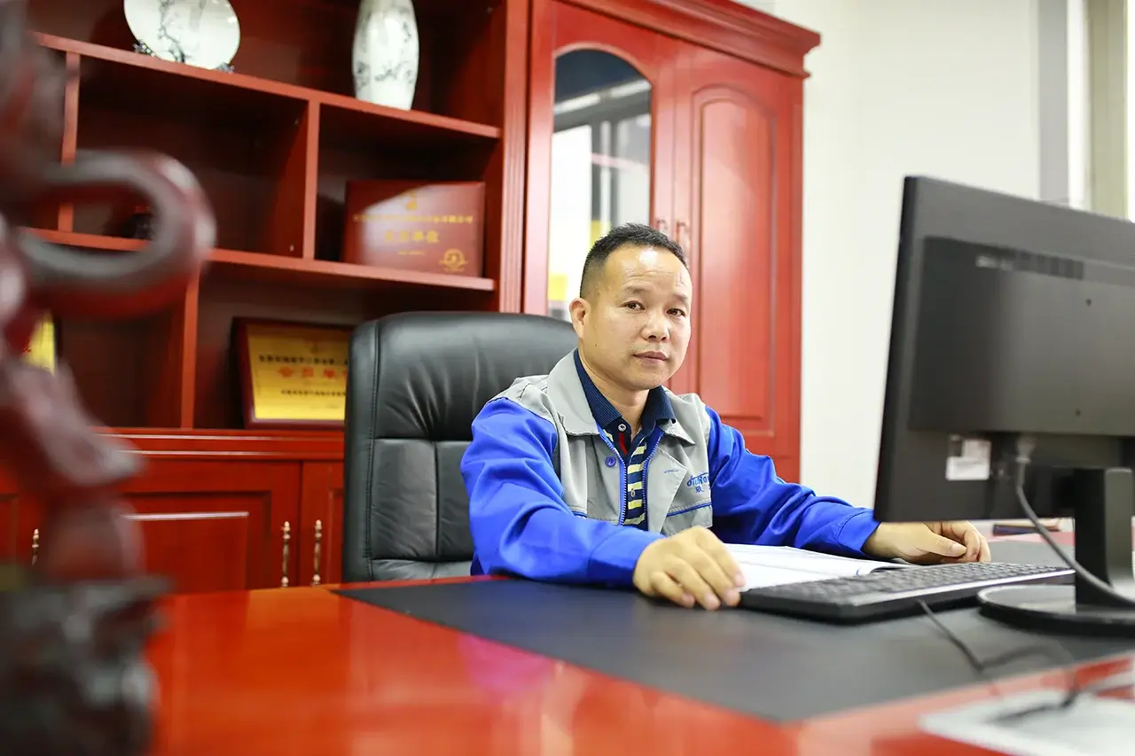 JiuRong Founder & Chairman
