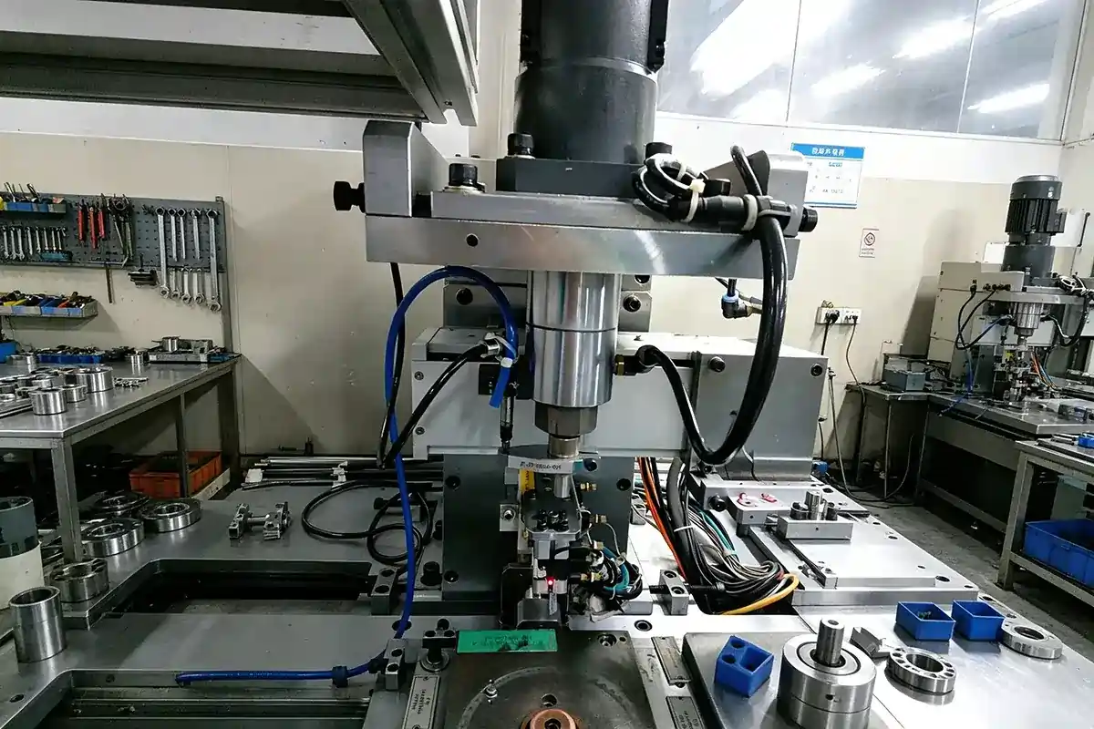 Precision Servo Radial Riveting Machine